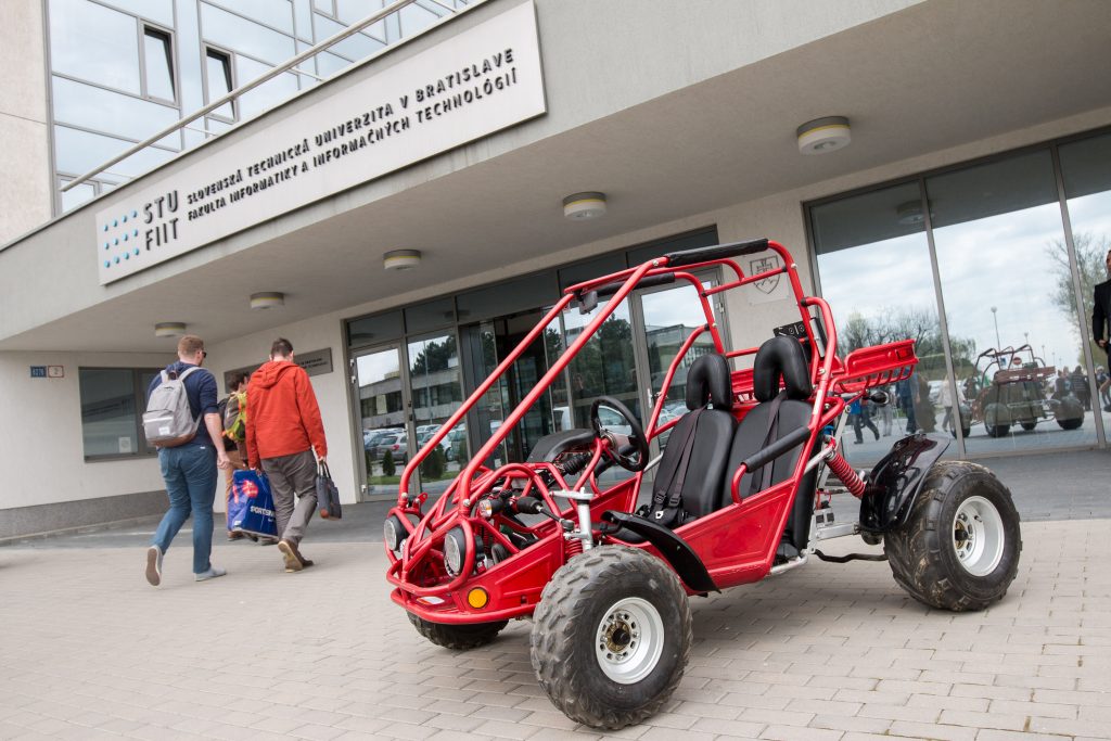 Fakulta informatiky a informačných technológií STU. Bratislava